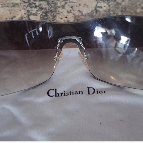 Dior Black Oversized Sunglasses - Picture 3 of 8